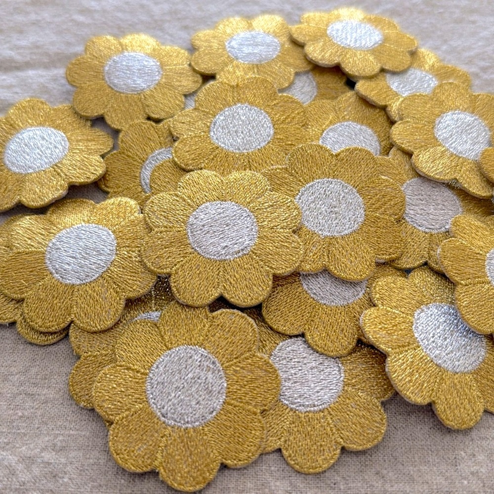 25pcs | Embroidered Flower Appliqués